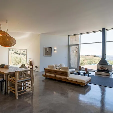 Acushla Golden House Douro Lodoes