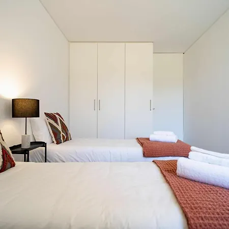 Acushla Golden House Douro Lodoes