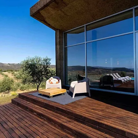 Acushla Golden House Douro Lodoes